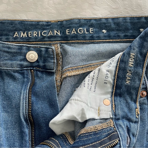 American Eagle Mom Jeans Frayed Hem - Picture 9 of 11